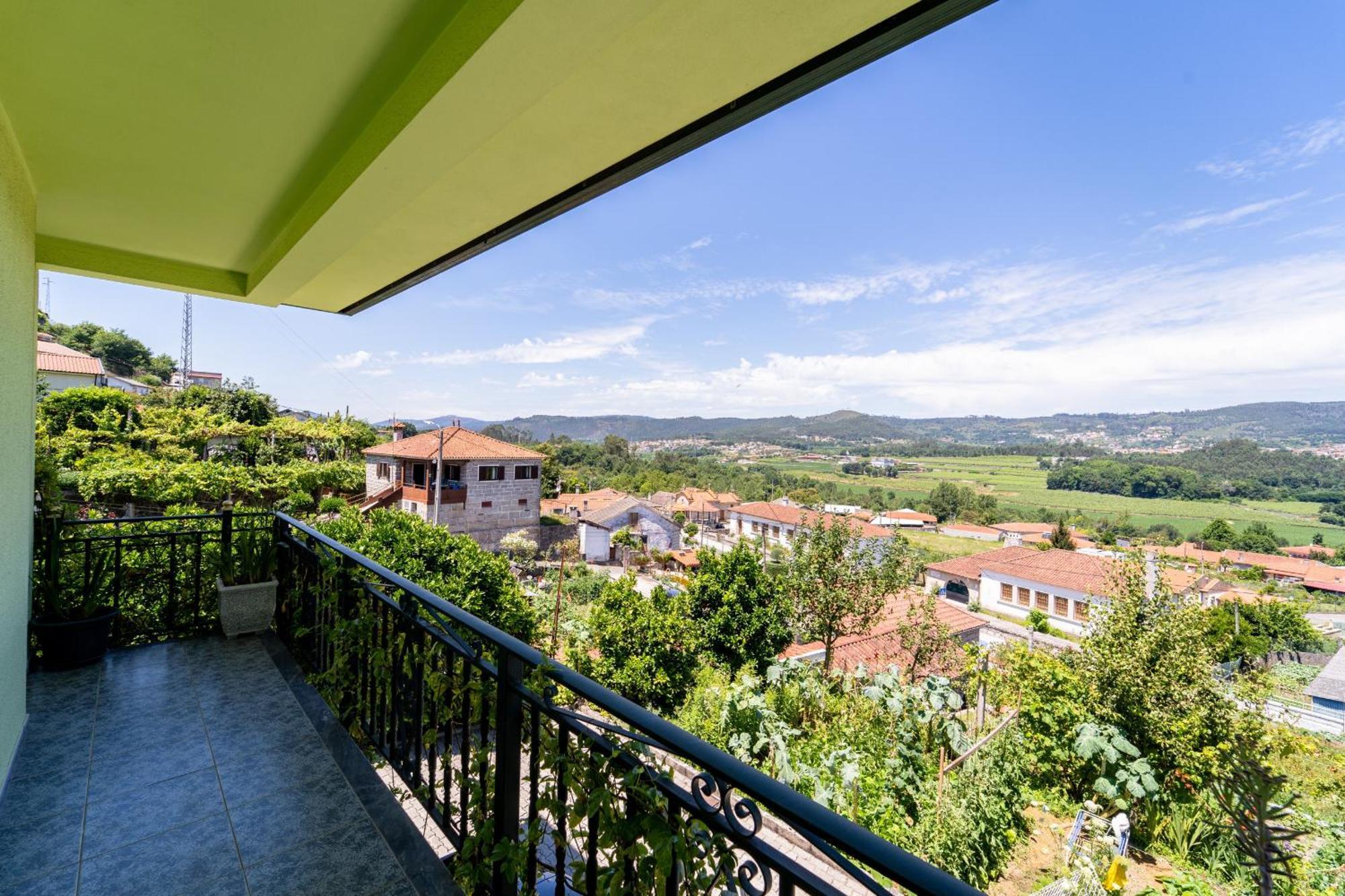 Gondomar Guimaraes - Moradia V3 Com Piscina Natural By House And People Zewnętrze zdjęcie